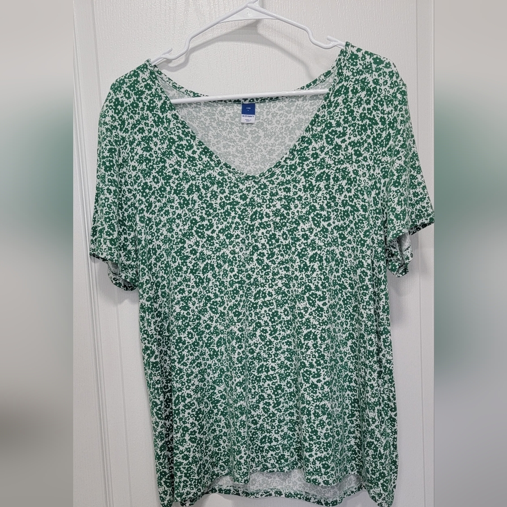 Old Navy Green and White Floral Fabric. V  Neck
